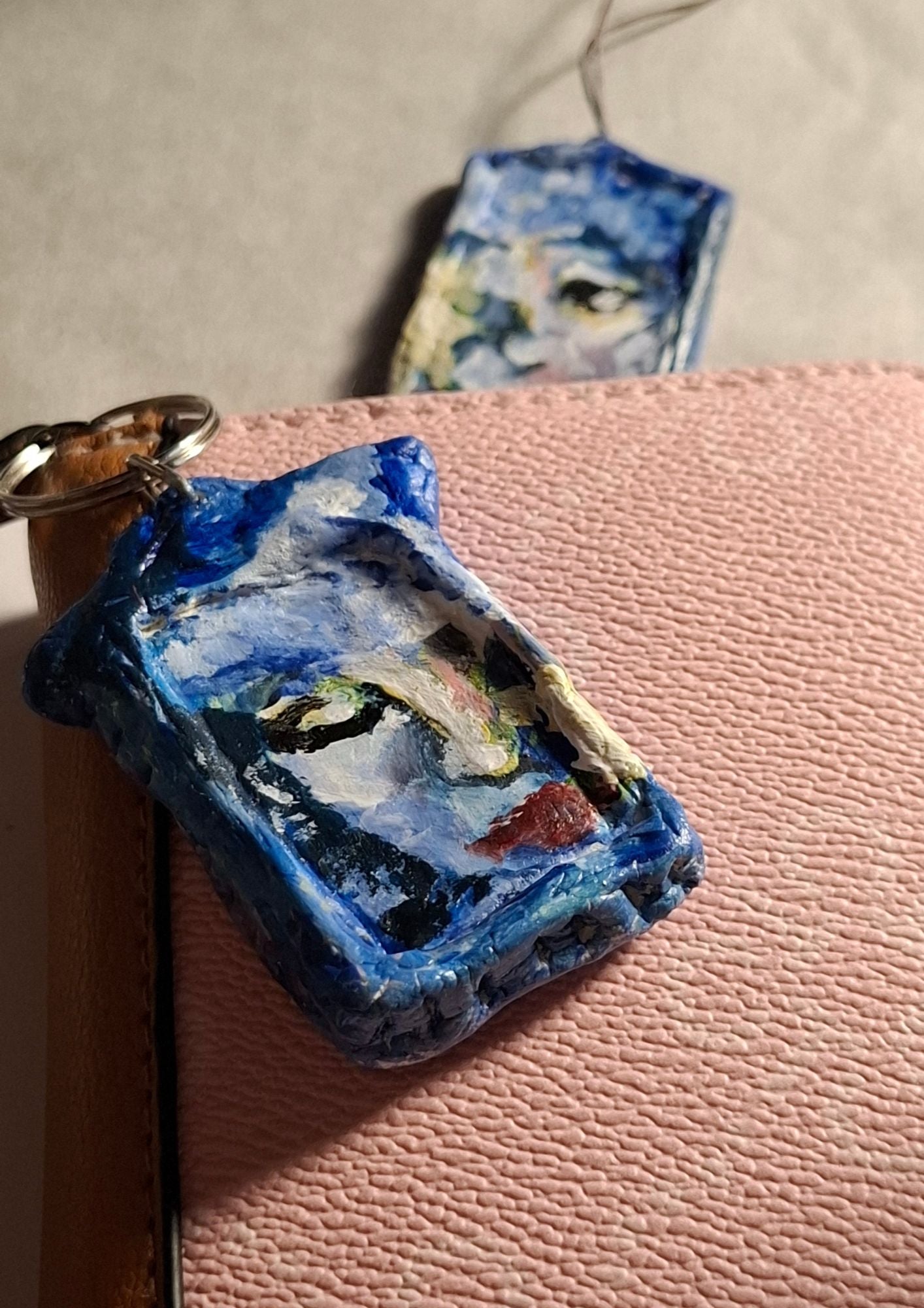 unikalus molio pakabukas dviem